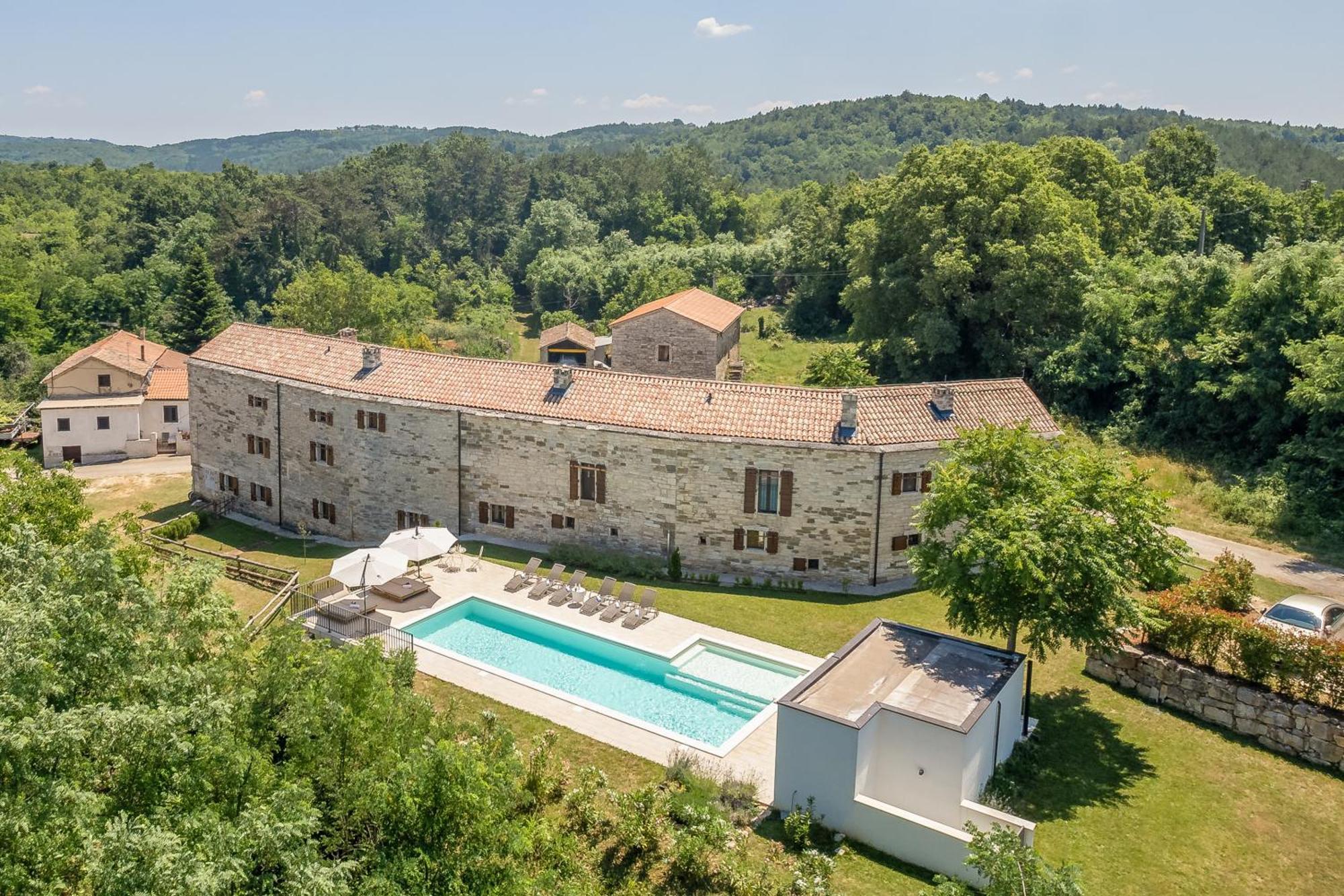 Villas Martincici With Large Pool Grožnjan Exteriér fotografie