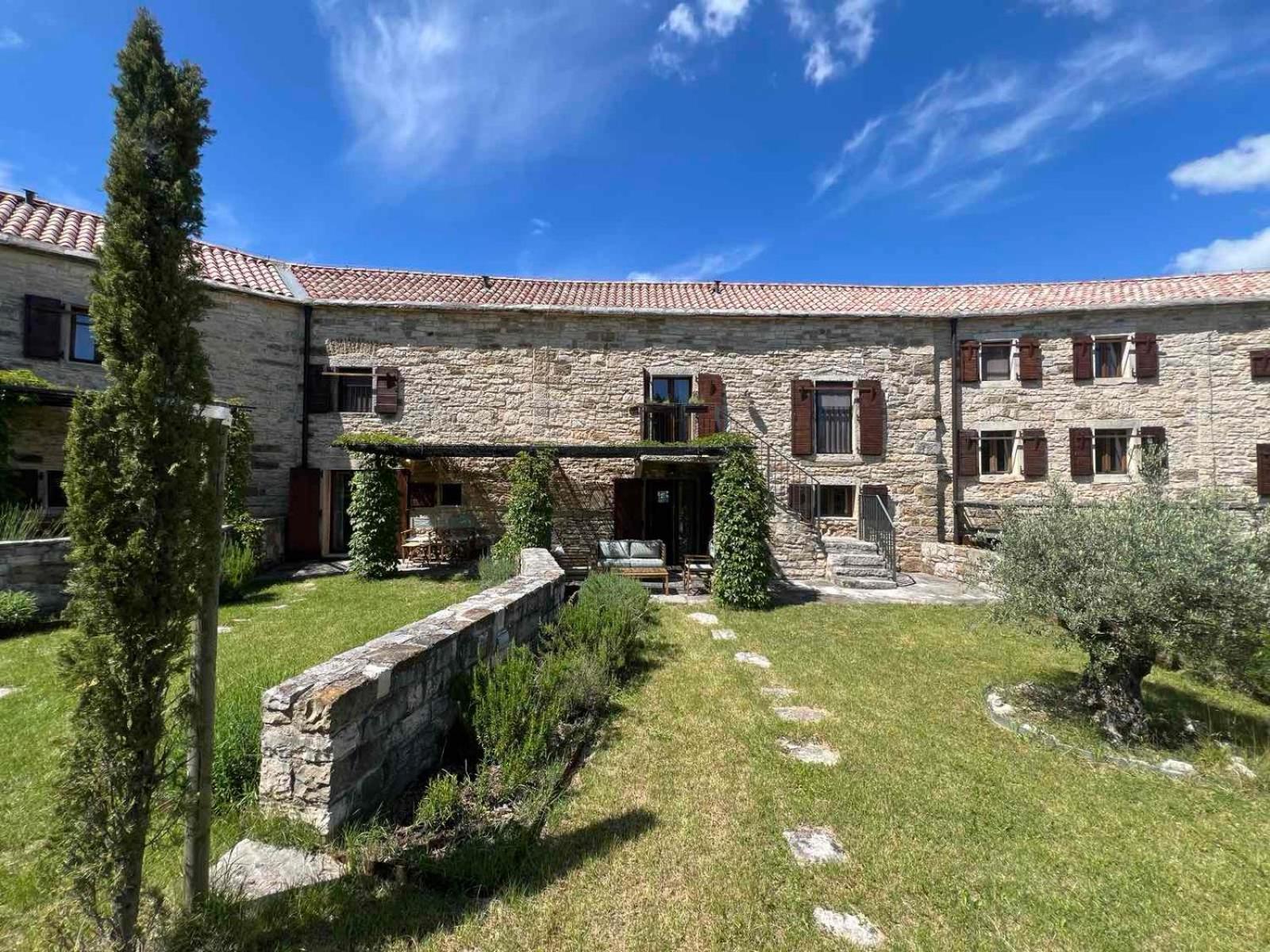 Villas Martincici With Large Pool Grožnjan Exteriér fotografie