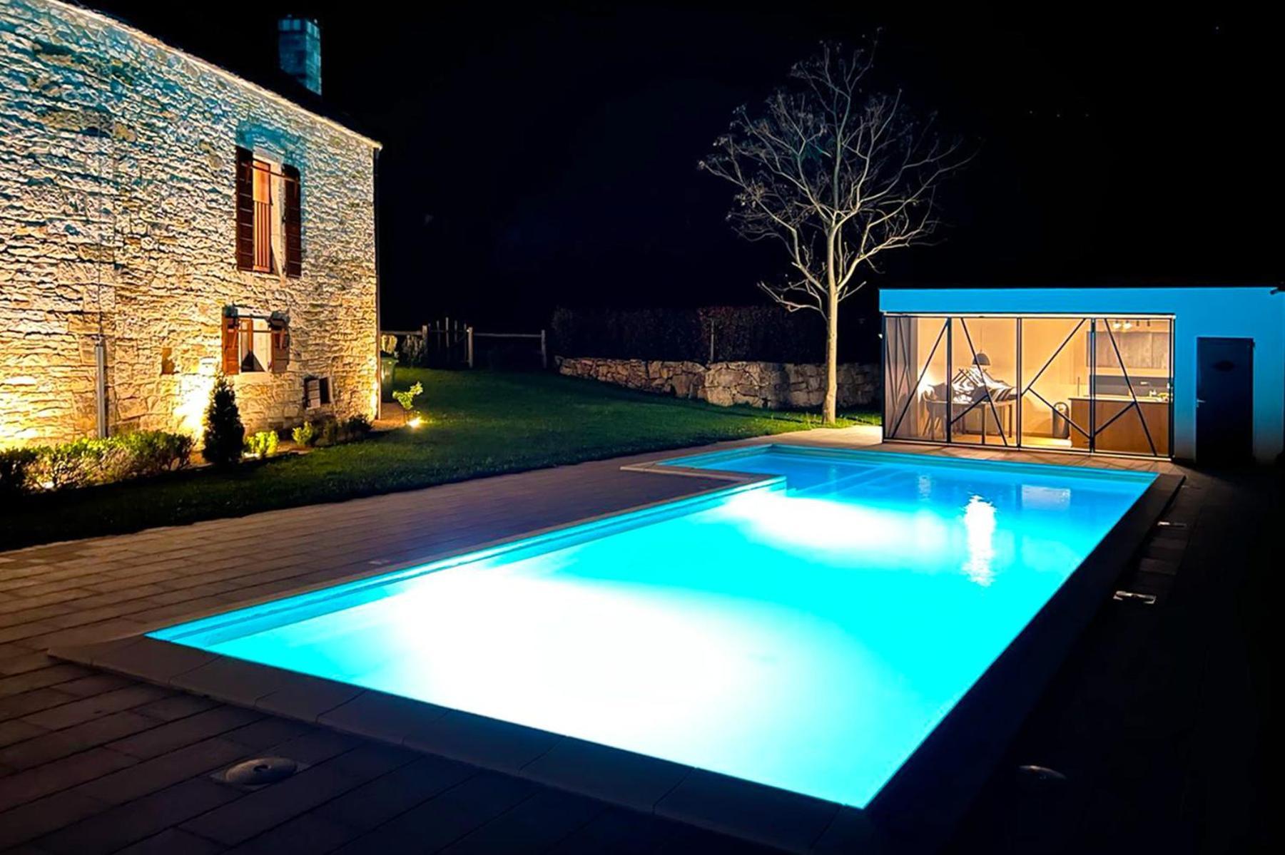 Villas Martincici With Large Pool Grožnjan Exteriér fotografie